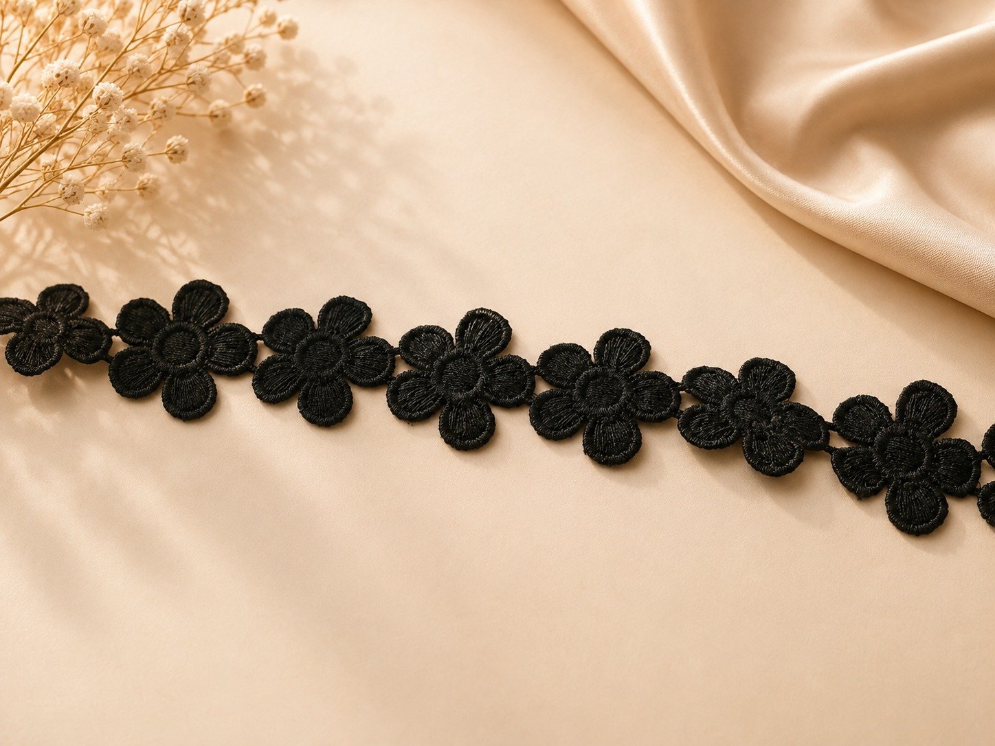 Classic Floral Chain Lace - Image 2